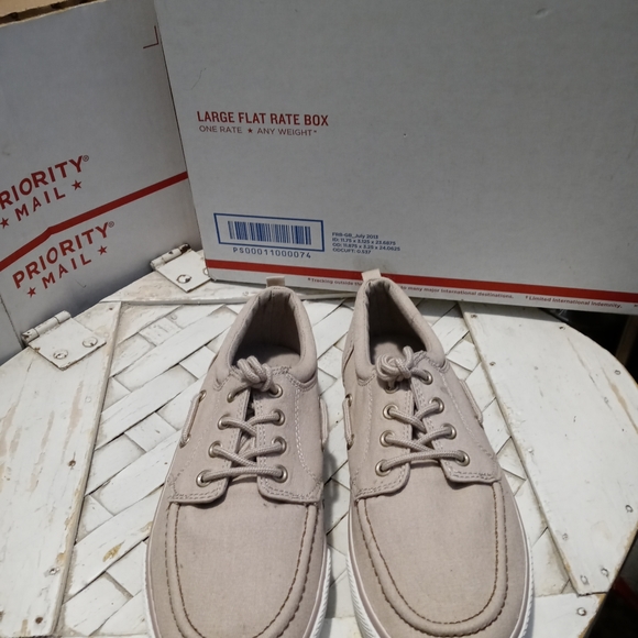 👟👟OLD NAVY CANVAS BOAT SHOES 🎁NEW!!!,SIZE 5,GIVE A FABULOUS GIFT. - Picture 6 of 12
